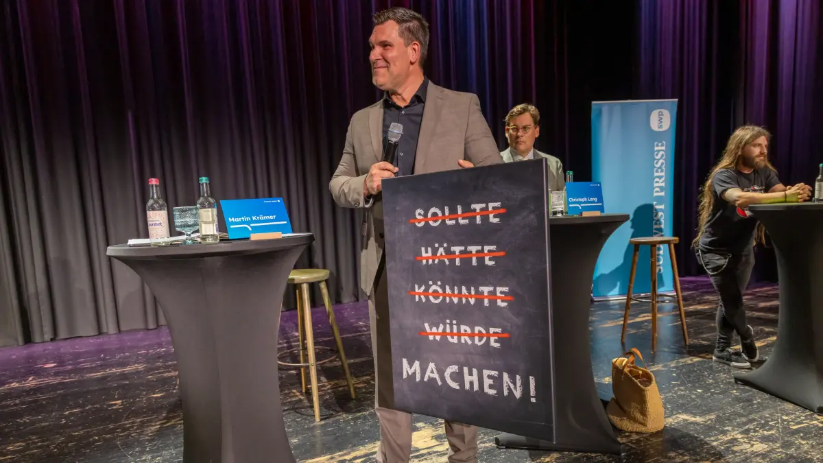 Das war das Podium der SÜDWEST PRESSE zur OB-Wahl in der Ehinger Lindenhalle.