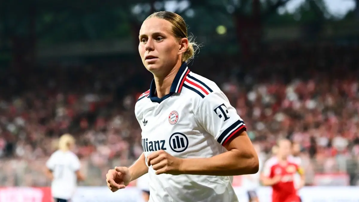 Klara Bühl: Fußball, Frauen: Bundesliga, 1. FC Union Berlin - Bayern München, 1. Spieltag, Stadion An der Alten Försterei. Bayern Münchens Klara Bühl. (zu dpa: «Nationalspielerin Bühl über die Ballon-d'Or-Wahl»)