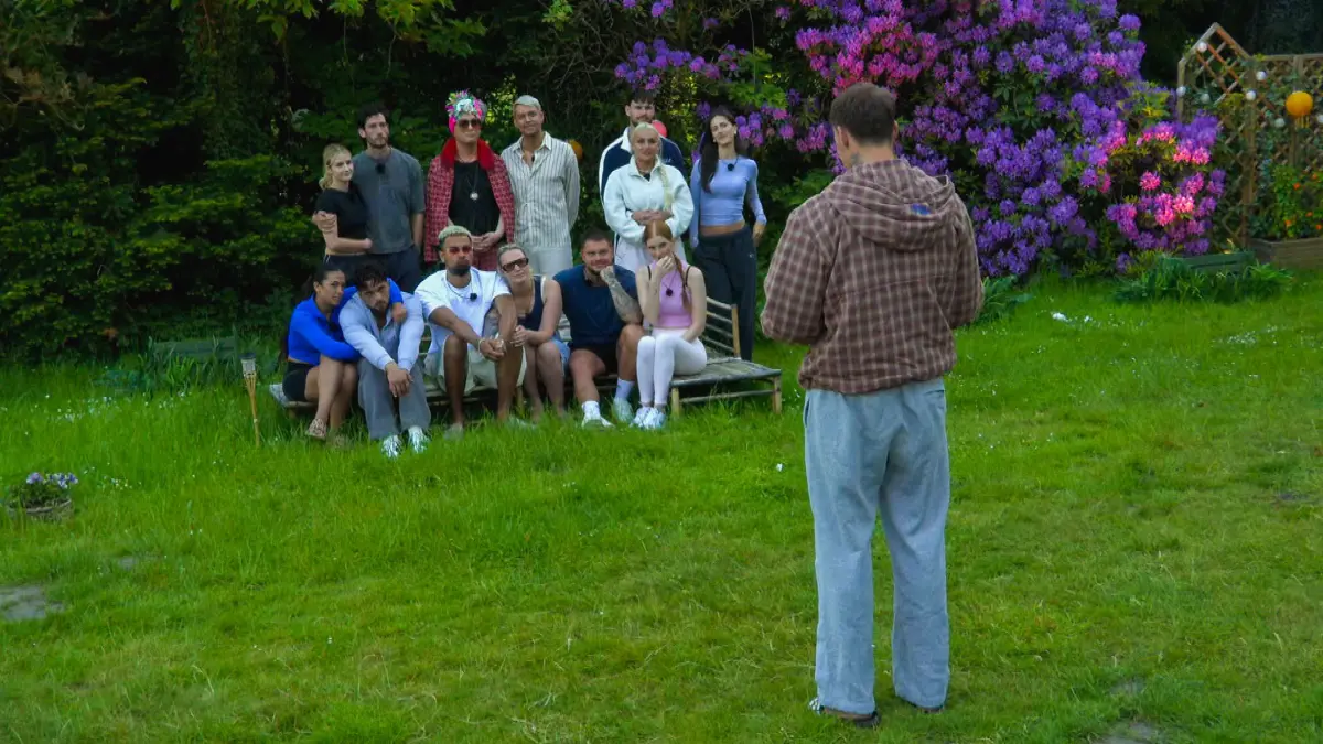 Die Paare im „Sommerhaus der Stars“ kämpfen um 50.000 Euro Preisgeld.