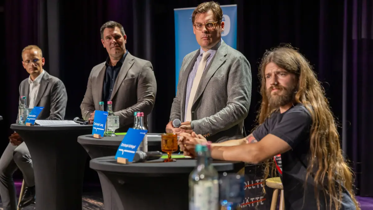 Das war das Podium der SÜDWEST PRESSE zur OB-Wahl in der Ehinger Lindenhalle.
