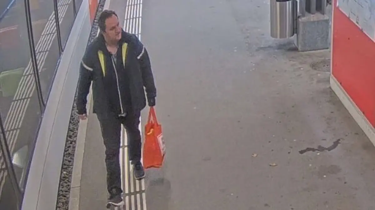 Dieses Foto zeigt Andreas Portmann am Bahnhof Sargans.