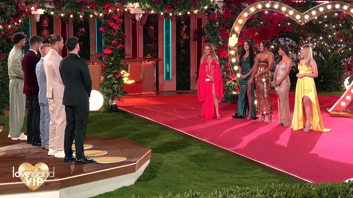 Zum Auftakt von Love Island VIP 2026 gab es direkt die erste Paarungszeremonie.