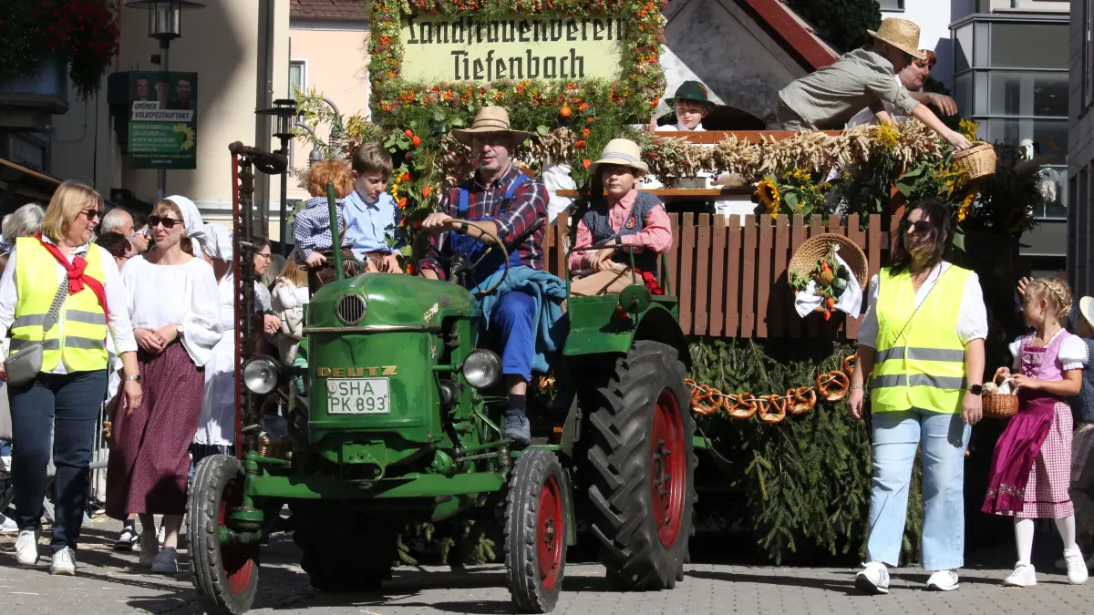 Volksfest in Crailsheim: Der Festumzug der Landwirtschaft