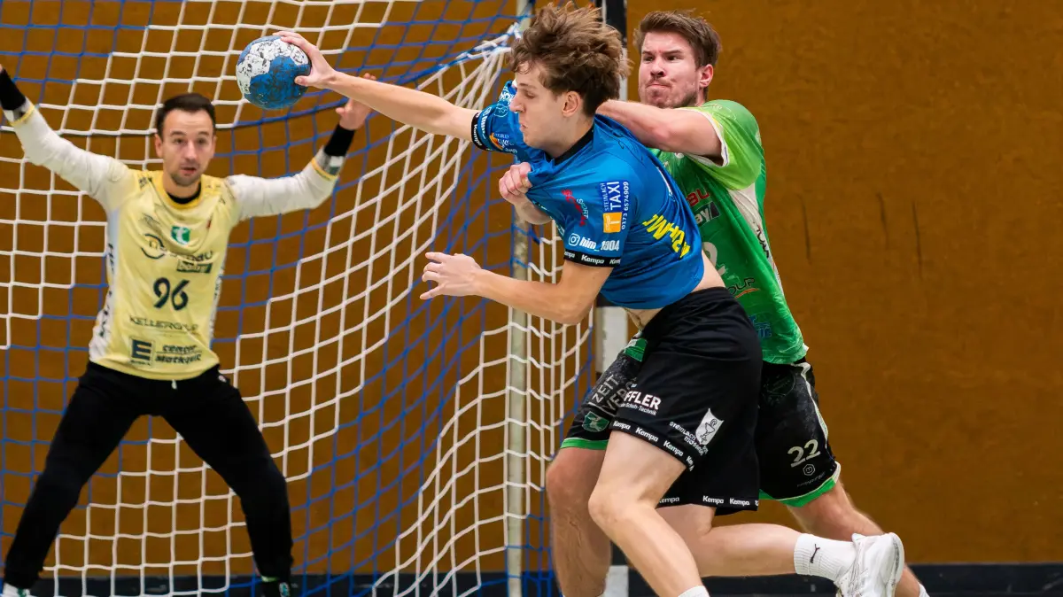 Spvgg Moessingen vs. TSF Ditzingen, Handball, Verbandsliga, Saison 2026/2027, 19.09.2026: Elias Haug (Spvgg Moessingen #57), Malte Bartels (TSF Ditzingen #22),
Spvgg Moessingen vs. TSF Ditzingen, Handball, Verbandsliga, Saison 2026/2027, 19.09.2026,
Foto: Eibner-Pressefoto/Florian Schust