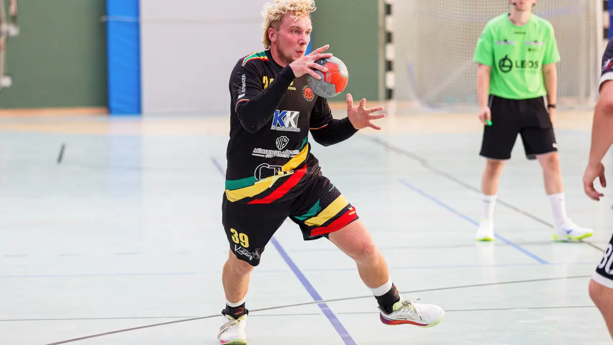 Handball Landesliga: Handball Landesliga; HSG WiWiDo - TV Treffelhausen;
Jannik Niederberger(TV Treffelhausen, #39);
19.09.2026; Lautertalhalle, Donzdorf.
Foto: Thomas Madel