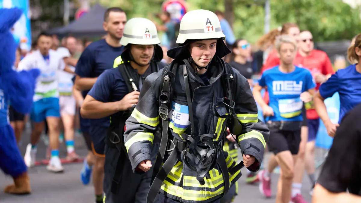 Erbe Lauf Tuebingen / 20.09.2026: Start des B Laufs ueber 10km in Feuerwehruniform
Tuebingen, 20.09.2026
Foto: Eibner-Pressefoto/Thomas Dinges