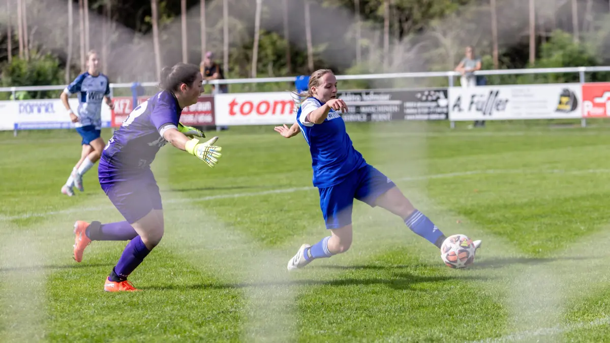 SG Altheim (blau) - TSV Münchingen 6:1 Frauen Fußball Verbandsliga Chantal Fath