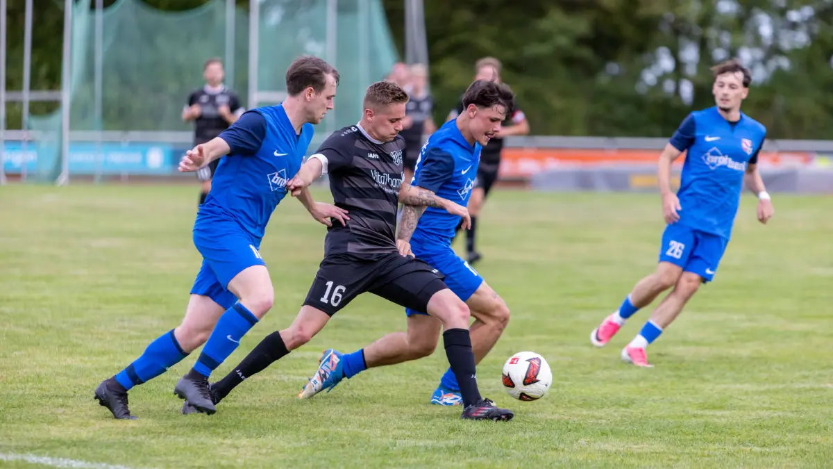 TSG Ehingen - SGM Oberdischingen/Ersingen 2:3 Bezirksliga Fußball Kim Knittel (SGM Mitte)