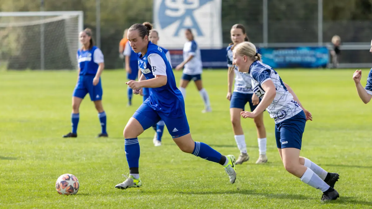 SG Altheim (blau) - TSV Münchingen 6:1 Frauen Fußball Verbandsliga Jessica Ganz