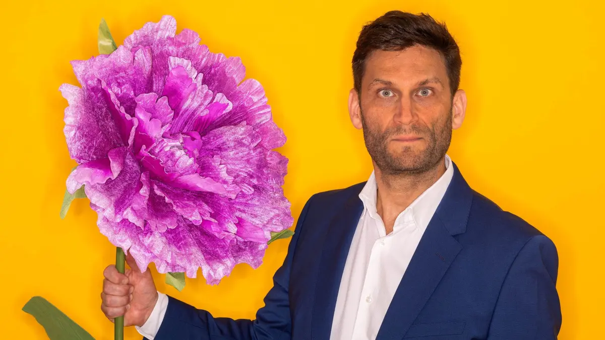 Vielen Dank für die Blume: Christian Ehring kommt mit seinem Programm "Versöhnung".