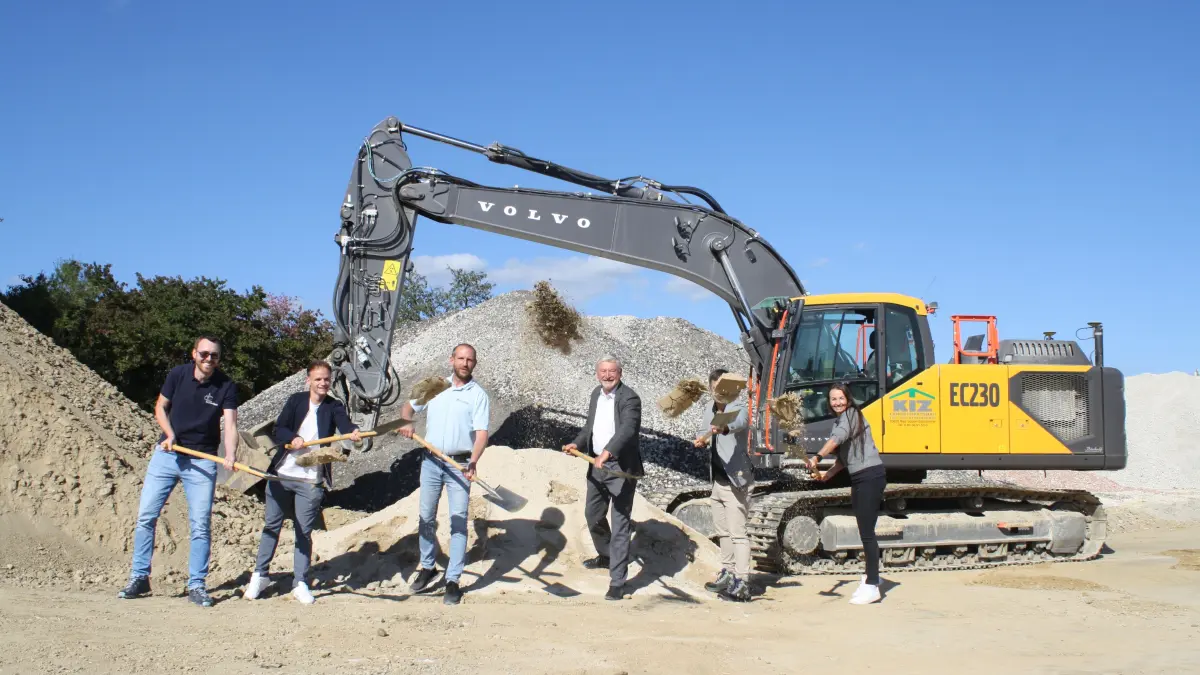 Neuer Lebensmittelmarkt in Schlierbach Spatenstich