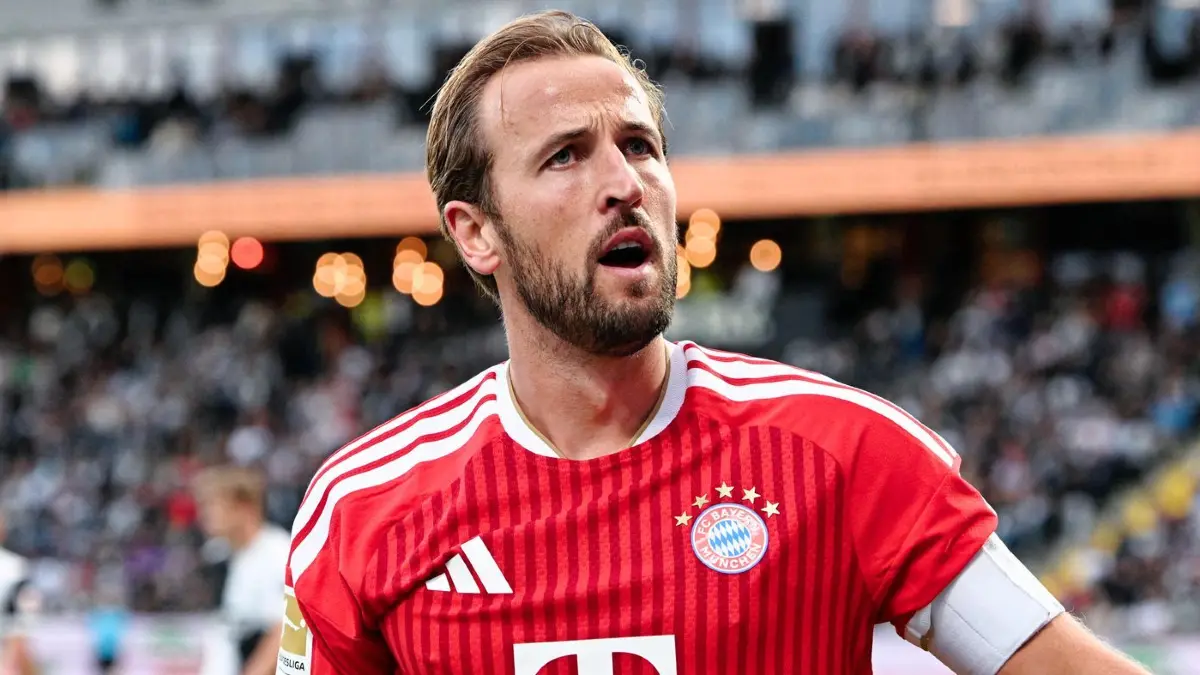 Harry Kane: ARCHIV - 13.09.2026, Saarland, Spiesen-Elversberg: Fußball, Männer: Bundesliga, SV Elversberg - Bayern München, 3. Spieltag, Ursapharm-Arena an der Kaiserlinde. Torschütze Harry Kane (Bayern München) jubelt über das Tor zum 1:2. (zu dpa: «Kanes Vision nach FC Bayern: Doppel-Karriere in MLS und NFL?») Foto: Uwe Anspach/dpa - WICHTIGER HINWEIS: Gemäß den Vorgaben der Bundesliga bzw. des DFB Deutscher Fußball-Bund ist es untersagt, in dem Stadion und/oder vom Spiel angefertigte Fotoaufnahmen in Form von Sequenzbildern und/oder videoähnlichen Fotostrecken zu verwerten bzw. verwerten zu lassen. +++ dpa-Bildfunk +++