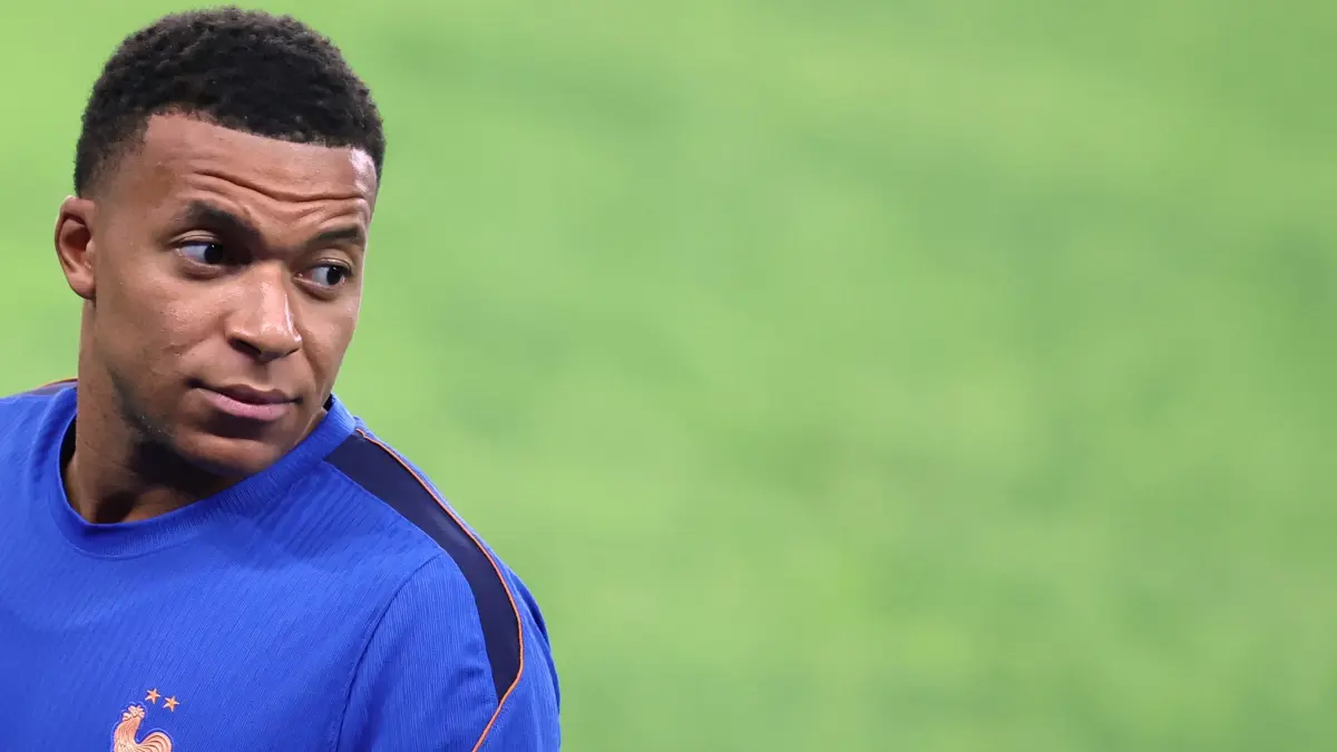 FBL-EUR-NATIONS-FRA-TUR-TRAINING: France's forward Kylian Mbappe takes part in a training session at Kocaeli stadium in Izmit, Turkey, on September 24, 2026, on the eve of the UEFA Nations League football match between Turkey and France. (Photo by FRANCK FIFE / AFP)