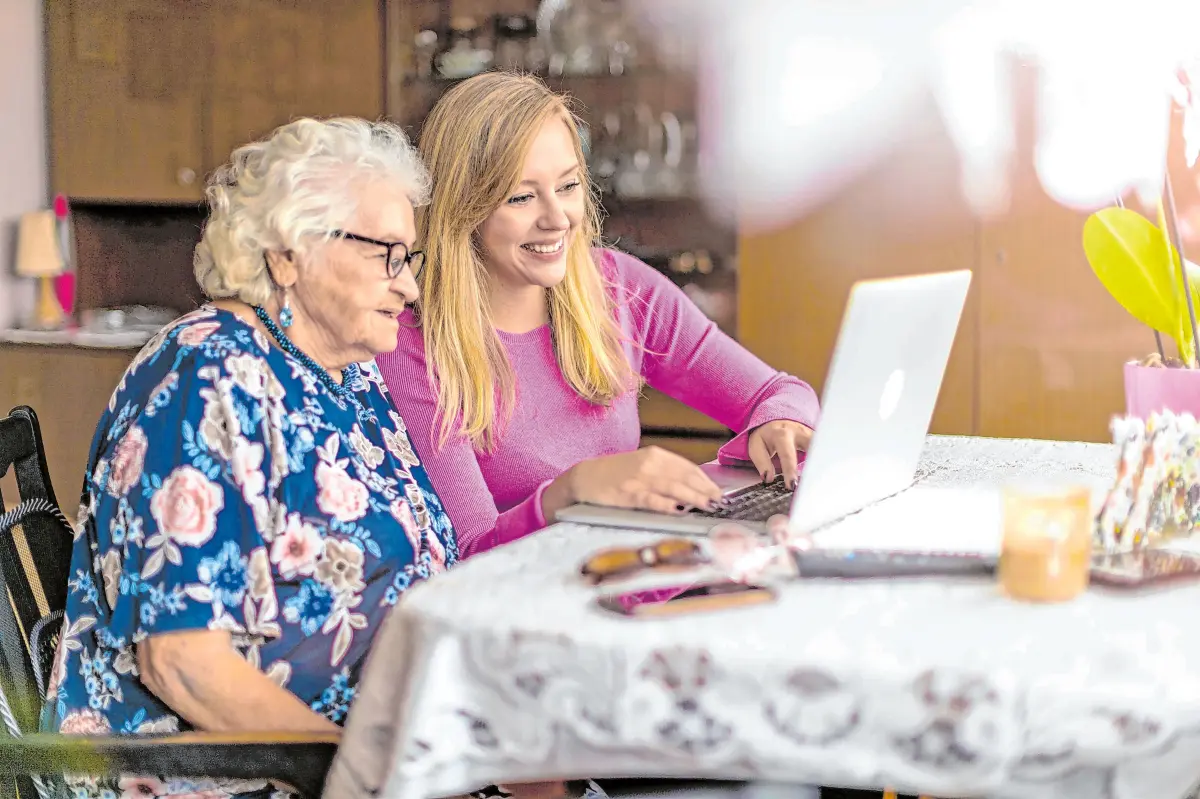 Der Dialog zwischen den Generationen ist sehr wichtig. ⇥Foto: Büchmann/stock.adobe.com
