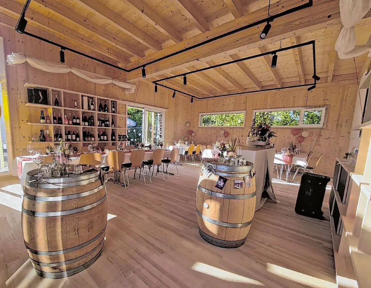 Die Gestaltung der Alten Küferei ist vom holzreichen Baustil im Bregenzer Wald inspiriert.⇥Unternehmen