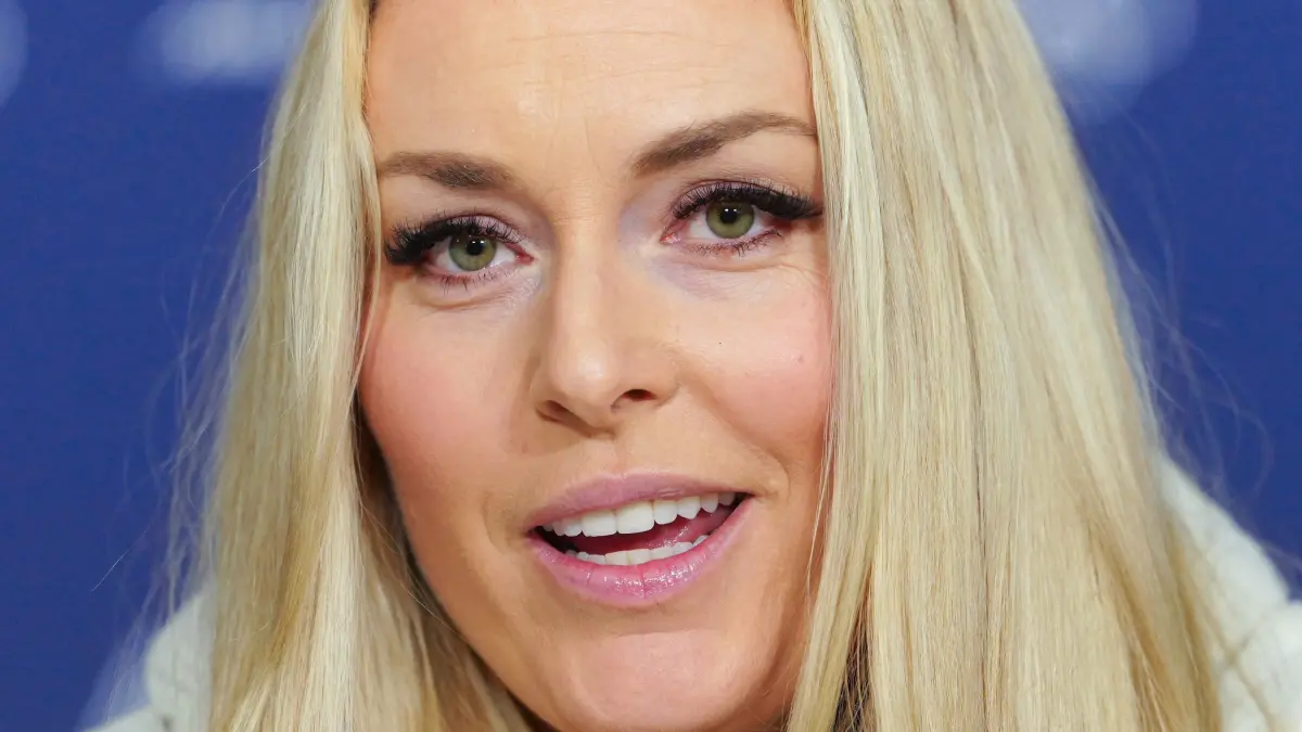Olympia, Olympische Winterspiele Mailand Cortina 2026, Ski alpin in Cortina d'Ampezzo, Skirennläuferin Lindsey Vonn (USA) spricht auf einer Pressekonferenz. +++ dpa-Bildfunk +++