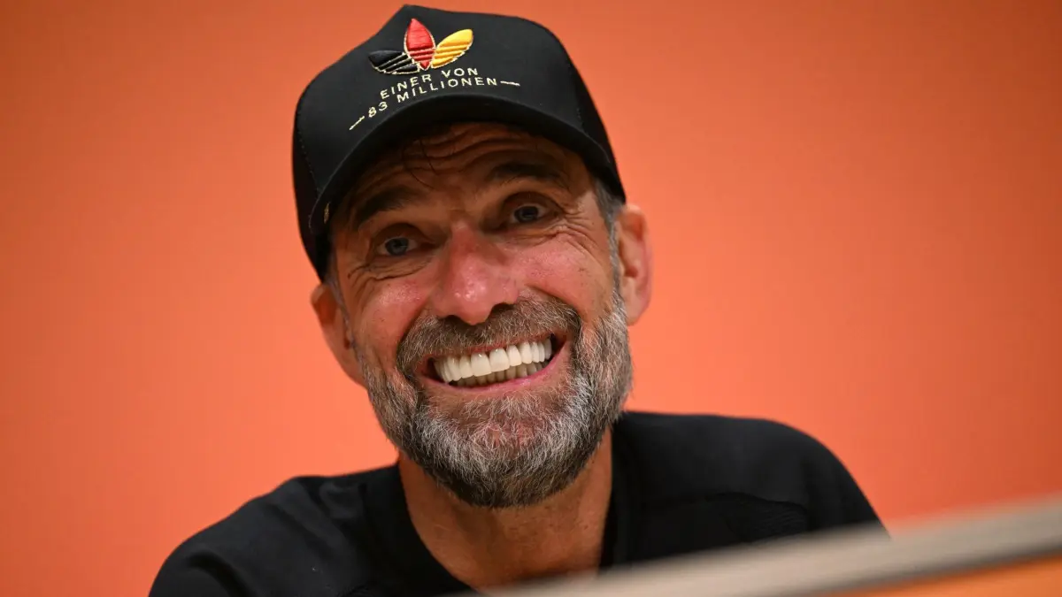 Jürgen Klopp: Fußball, Männer: Nations League A, Niederlande - Deutschland, Gruppenphase, Gruppe 2, Spieltag 1, Johan Cruyff ArenA, Bundestrainer Jürgen Klopp (Deutschland) spricht nach dem Spiel bei einer Pressekonferenz. (zu dpa: «Klopps Offensivtausch nach Pluspunkten im «Boxkampf»»)
