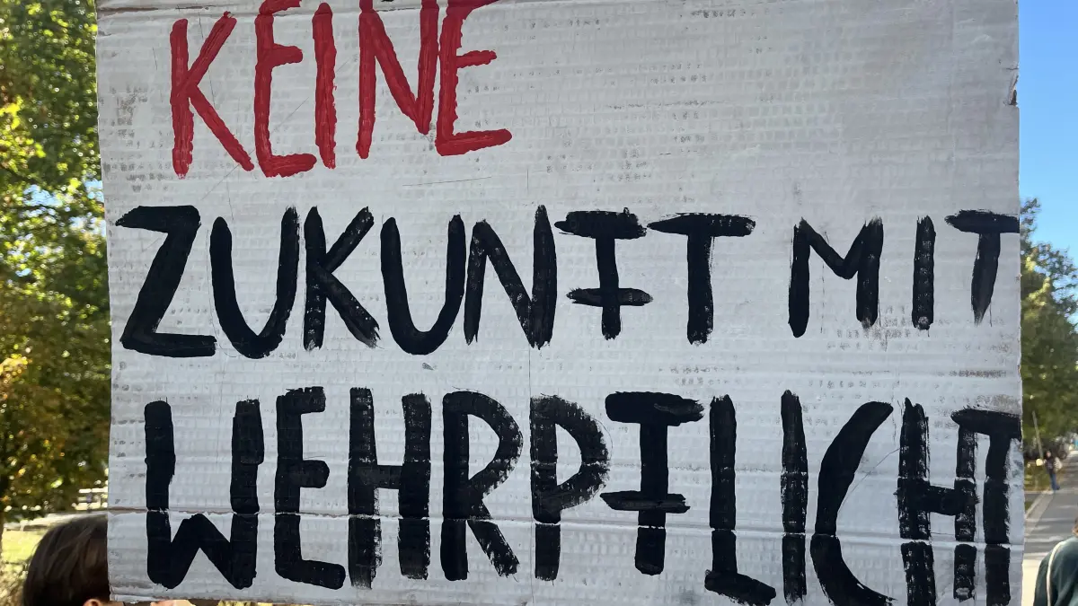 Demo gegen Wehrpflicht in Tübingen