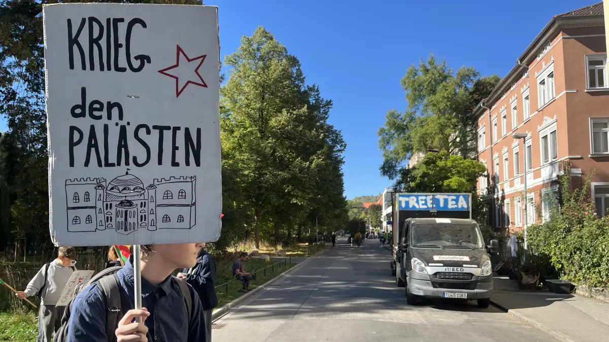 Demo gegen Wehrpflicht in Tübingen