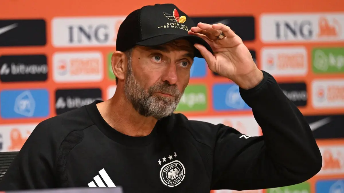 Niederlande - Deutschland: Fußball, Männer: Nations League A, Niederlande - Deutschland, Gruppenphase, Gruppe 2, Spieltag 1, Johan Cruyff ArenA, Bundestrainer Jürgen Klopp (Deutschland) nimmt nach dem Spiel an einer Pressekonferenz teil. (zu dpa: «Wie beim Vokabel-Test: So lief das wilde Klopp-Debüt»)