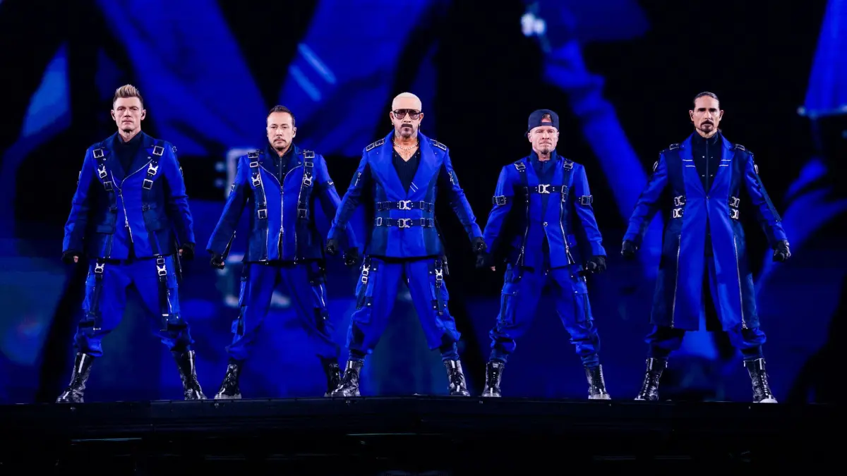 Backstreet Boys starten Konzertserie: 25.09.2026, Nordrhein-Westfalen, Düsseldorf: Die US-amerikanische Boygroup Backstreet Boys (Nick Carter, Howie Dorough, AJ Mclean Brian Littrell und Kevin Richardson) stehen beim Auftakt ihrer Konzertserie „Into The Millennium“ in der Merkur Spiel-Arena auf der Bühne. Unter dem Titel „Homecoming: Live in Germany“ sind zehn Konzerte in der nordrhein-westfälischen Landeshauptstadt geplant - die einzigen Konzerte in Europa in diesem Jahr. Foto: Rolf Vennenbernd/dpa +++ dpa-Bildfunk +++