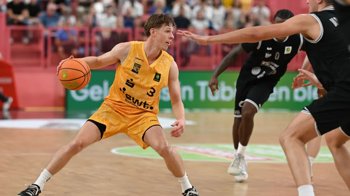 GER, Tigers Tuebingen vs. MLP Academics Heidelberg, Basketball, ProA, 1. Spieltag, Spielzeit 2026/2027, 26.09.2026: Aiden Warnholtz (Tigers Tuebingen, #03)
GER, Tigers Tuebingen vs. MLP Academics Heidelberg, Basketball, ProA, 1. Spieltag, Spielzeit 2026/2027, 26.09.2026
Foto: Eibner-Pressefoto/Nicolas Woern