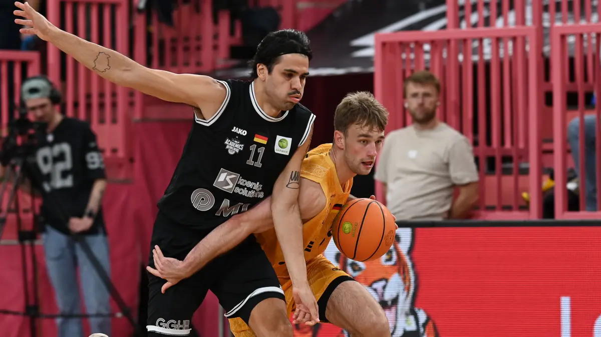 GER, Tigers Tuebingen vs. MLP Academics Heidelberg, Basketball, ProA, 1. Spieltag, Spielzeit 2026/2027, 26.09.2026: Simon Feneberg (Tigers Tuebingen, #20)
GER, Tigers Tuebingen vs. MLP Academics Heidelberg, Basketball, ProA, 1. Spieltag, Spielzeit 2026/2027, 26.09.2026
Foto: Eibner-Pressefoto/Nicolas Woern