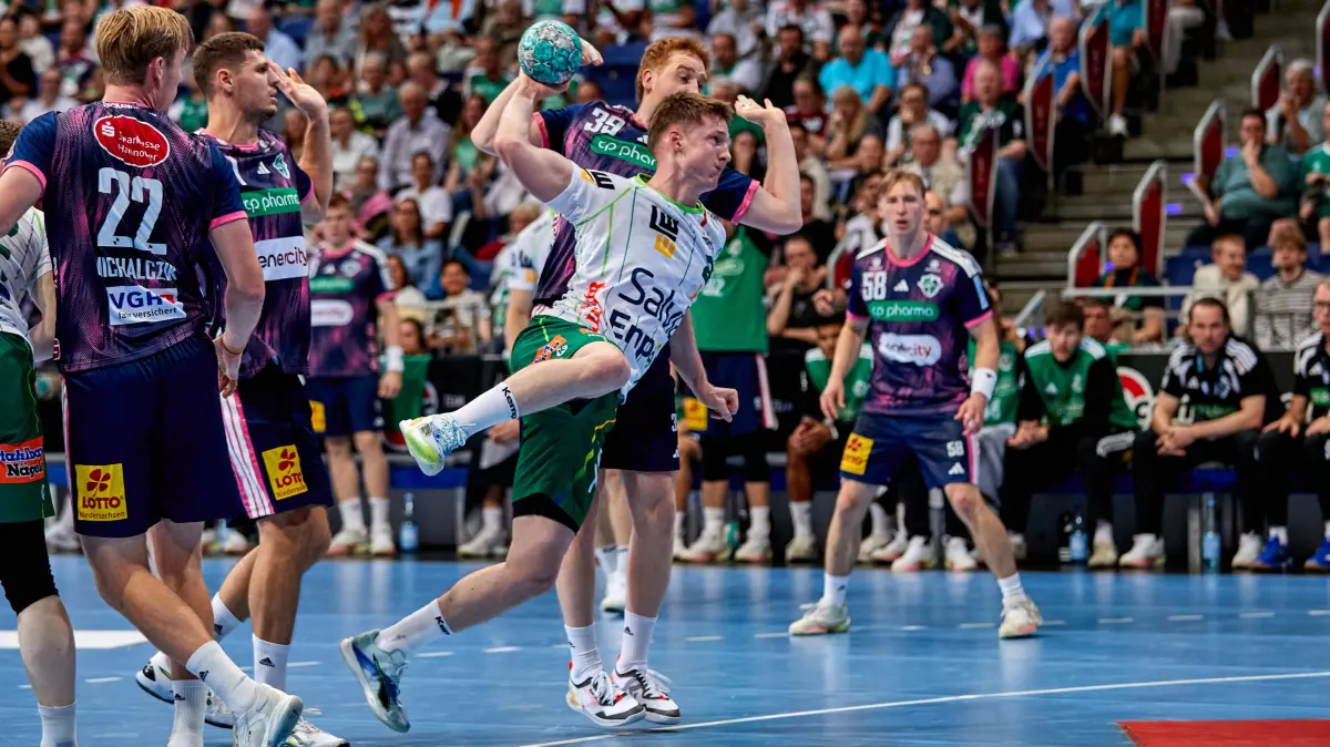 TSV Hannover-Burgdorf - vs. FRISCH AUF Goeppingen, Handball Bundesliga, HBL, ZAG Arena, Opel Handball-Bundesliga, Saison 2026/2027, 27.09.2026: Oskar Neudeck FRISCH AUF Goeppingen 2 TSV Hannover-Burgdorf - vs. FRISCH AUF Goeppingen, Handball Bundesliga, HBL, Saison 2026/2027 27.09.2026 -Pressefoto/Jan-Frederic Helbig TSV Hannover-Burgdorf - vs. FRISCH AUF Goeppingen, Handball Bundesliga, HBL, ZAG Arena, Opel Handball-Bundesliga, Saison 2026/2027, 27.09.2026 Hannover *** Oskar Neudeck FRISCH AUF Göppingen 2 TSV Hannover Burgdorf vs. FRISCH AUF Göppingen, Handball Bundesliga, HBL, 20262027 season, September 27, 2026, Press photo by Jan Frederic Helbig, TSV Hannover Burgdorf vs. FRISCH AUF Goeppingen, Handball Bundesliga, HBL, ZAG Arena, Opel Handball Bundesliga, 20262027 season, September 27, 2026, Hanover Copyright: xEibner-Pressefoto/Jan-FredericxHx EP_JHG