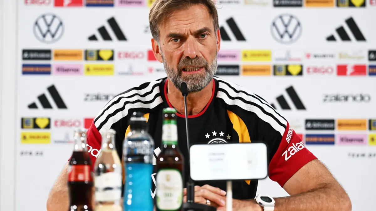Jürgen Klopp: Fußball, Männer: Nations League A, Deutschland, Pressekonferenz, Bundestrainer Jürgen Klopp (Deutschland) spricht während der Pressekonferenz vor dem Spiel gegen Griechenland. (zu dpa: «Klopp setzt trotz Fehlschuss auf Adeyemi: «Weiter geht's»»)