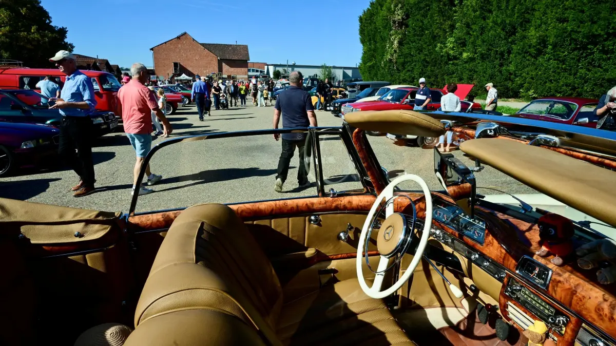 Ebersbach, Museum Patina: XI. Oldtimer Treffen - Oldtimer, Traktoren, Zweiräder, inkl. 10 Jahre Vespa-Treffen