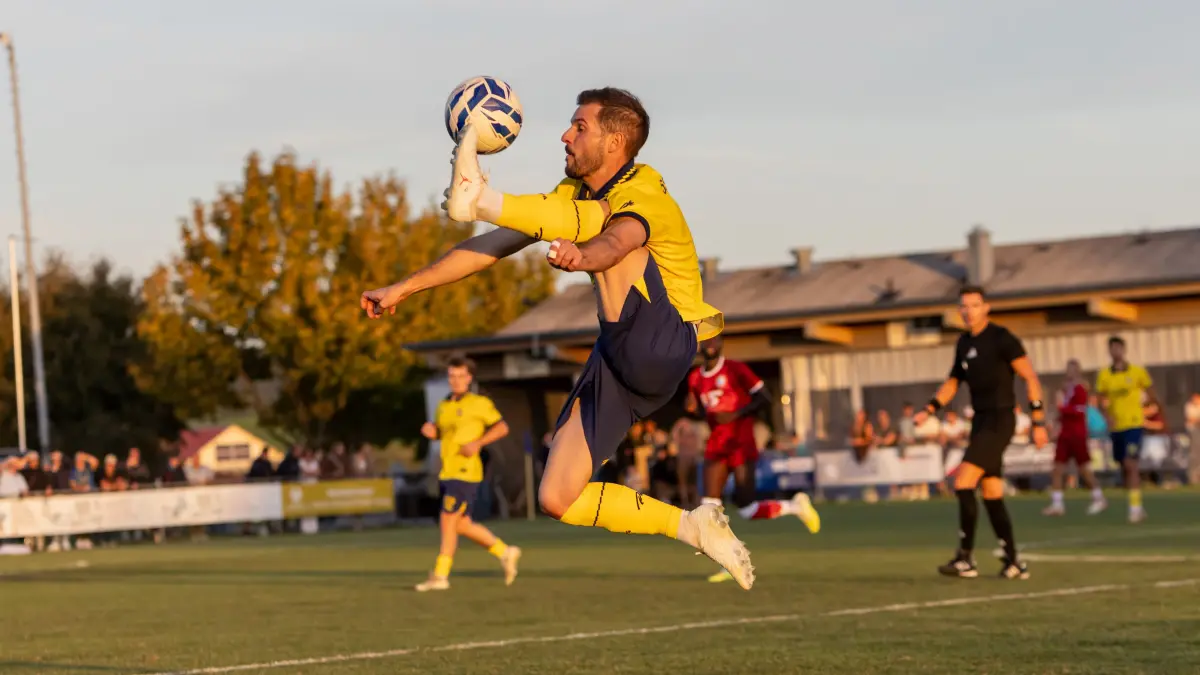 SSV Ehingen-Süd (gelb) - FC Blaubeuren 2:1 Landesliga Fußball Maximilian Eiselt