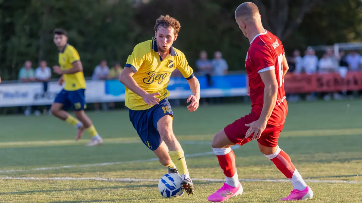 SSV Ehingen-Süd (gelb) - FC Blaubeuren 2:1 Landesliga Fußball Stefan Haiß