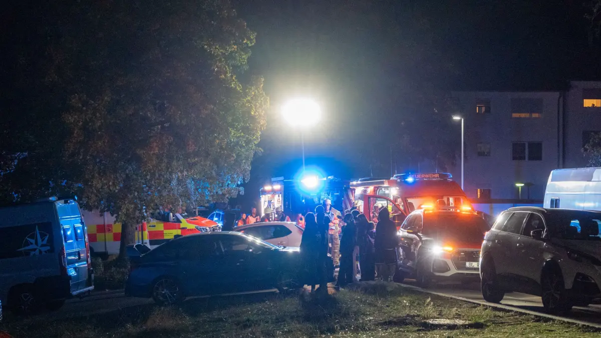 Die Feuerwehr war wegen eines Balkonbrandes in Meßstetten im Großeinsatz.