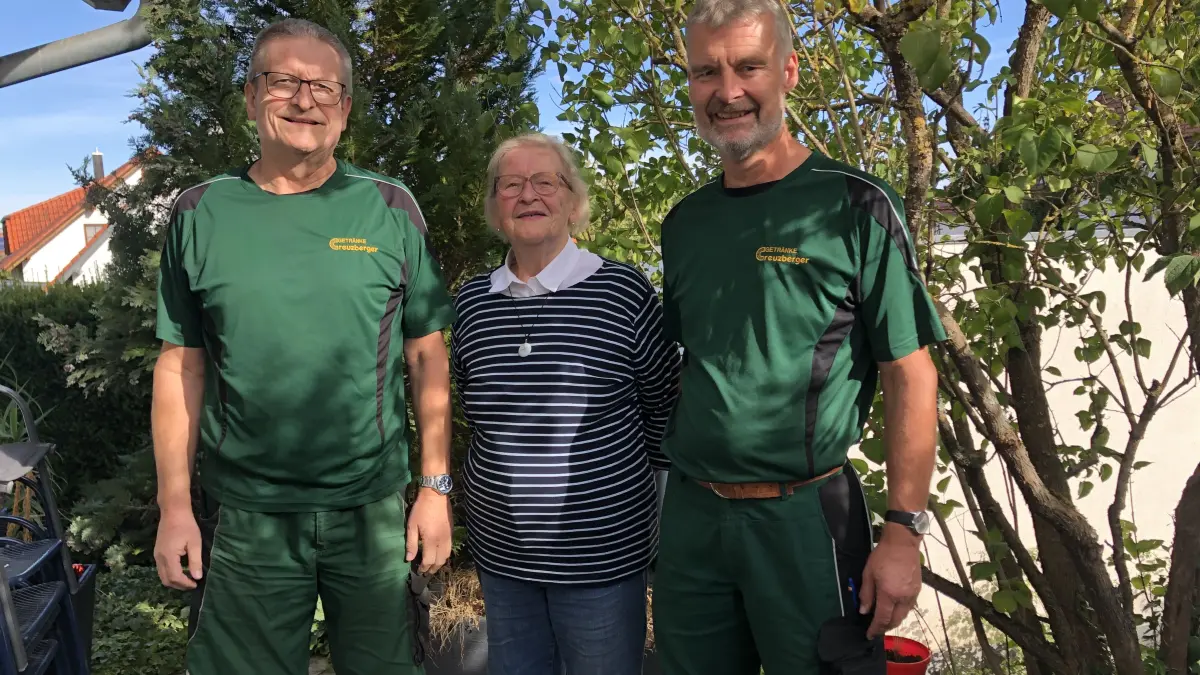 (von links). Bernd Creuzberger (69) führte mit seiner Mutter Annerose Creuzberger, den Getränkehandel Creuzberger, unterstützt von seinem Bruder Uwe Creuzberger. SIe übergaben das
