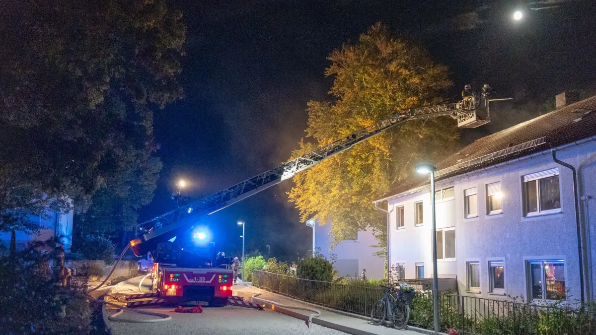 Die Feuerwehr war wegen eines Balkonbrandes in Meßstetten im Großeinsatz.