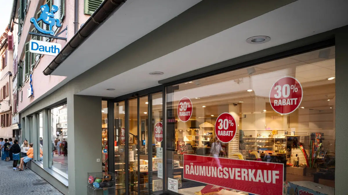 Räumungsverkauf: Das Spielwarengeschäft Dauth in der Tübinger Innenstadt macht zu.