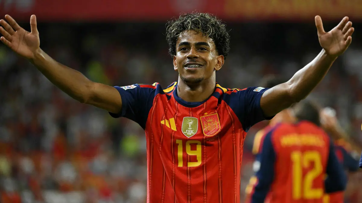 FBL-EUR-NATIONS-ESP-CRO: Spain's forward #19 Lamine Yamal celebrates scoring his team's third goal during the UEFA Nations League league phase group A3 football match between Spain and Croatia at Ramon Sanchez Pizjuan Stadium in Seville on September 29, 2026. (Photo by JORGE GUERRERO / AFP)