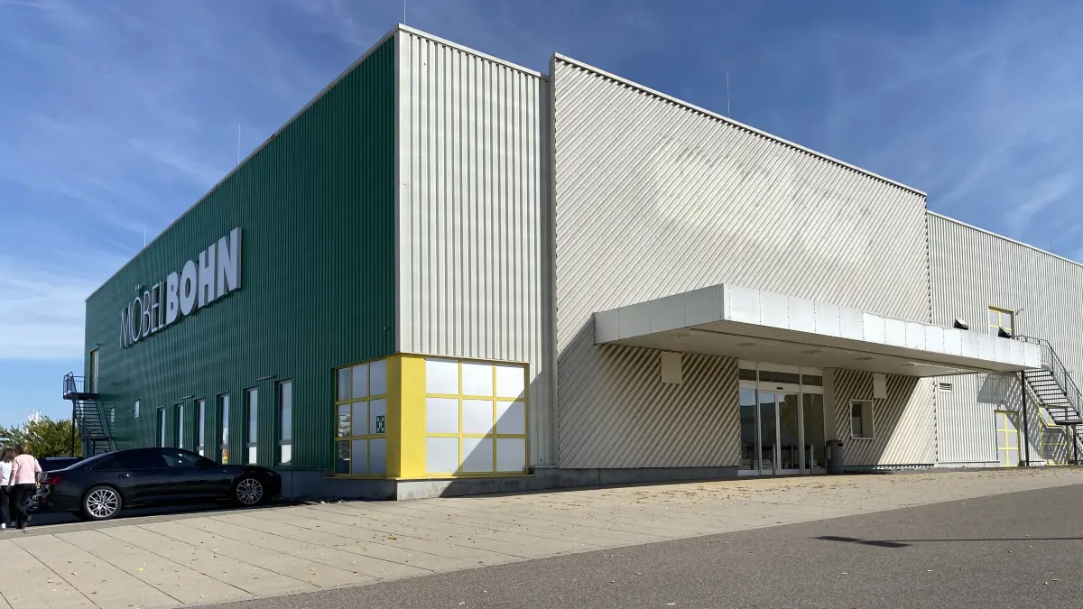 Bohn plant in einem leerstehendem Gebäude in Crailsheim-Roßfeld ein Fachmarktzentrum.
