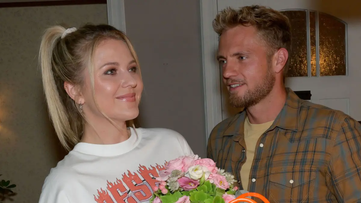 Nächste Hochzeit bei GZSZ möglich: Alicia (Josefin Bressel) und Paul (Niklas Osterloh) verheimlichen sich gegenseitig, dass sie heiraten wollen.