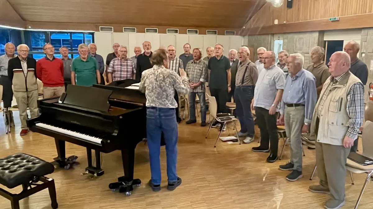 Im April 2026 haben sich die Männerchöre des Männergesangvereins Eintracht Pfullingen und des Pfullinger Liederkranzes zusammengetan. Nun steht das erste gemeinsame Konzert bevor.