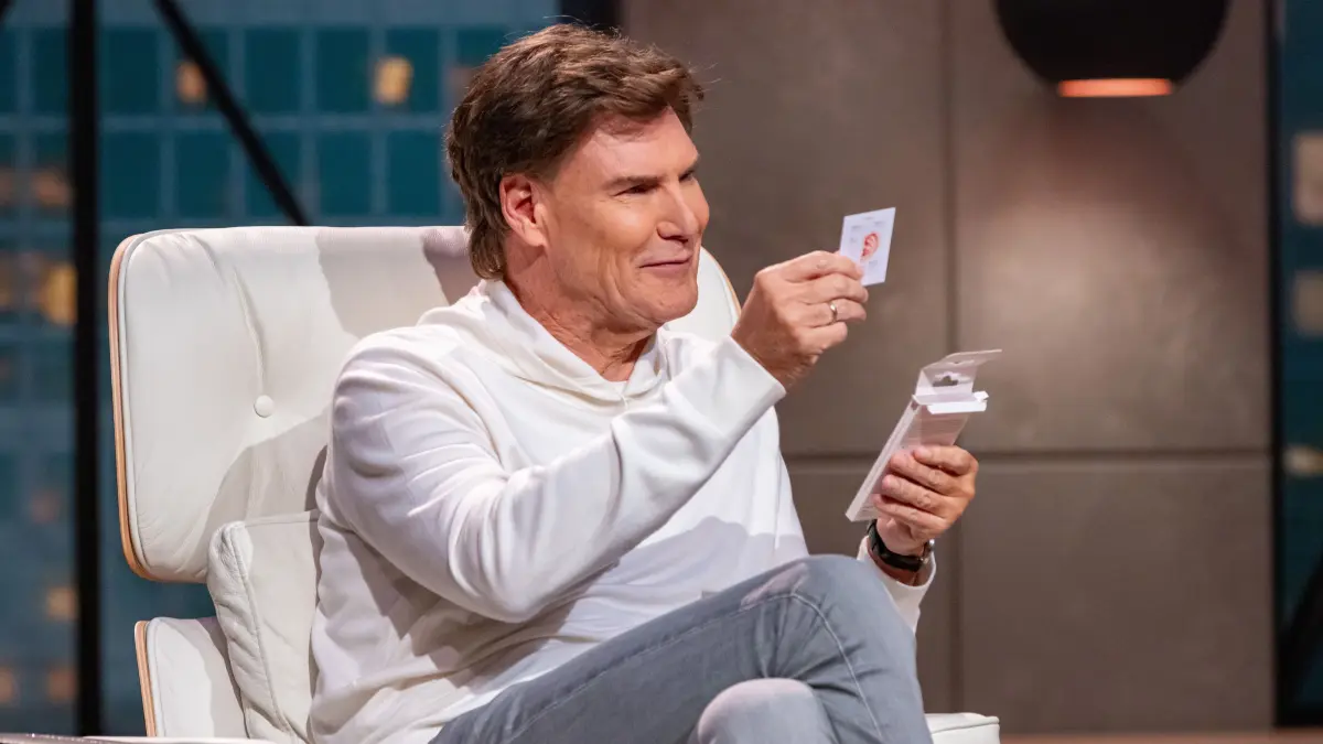 Investor Carsten Maschmeyer nimmt Zenny genau unter die Lupe.
