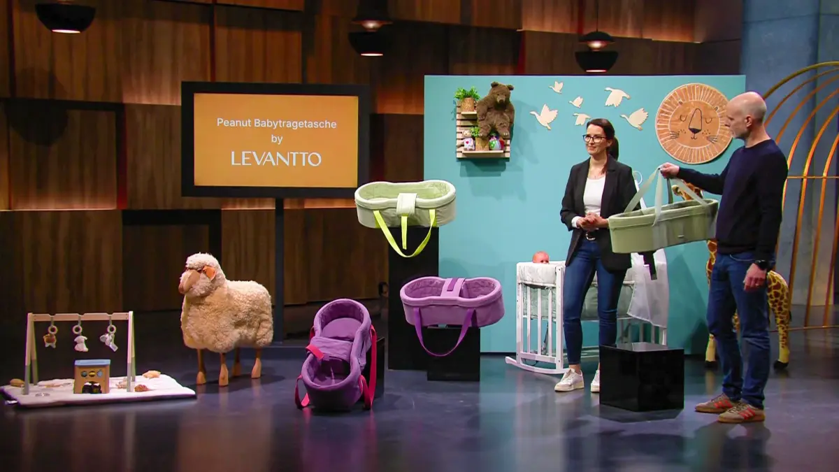 In „Die Höhle der Löwen“ präsentieren zwei Gründer ihr Start-up PEANUT.