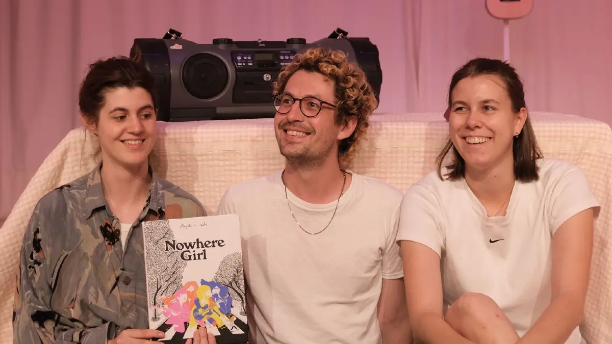 Von links: Schauspilerin fenna Benetz, RegisseurAdrian Paco Ammaon und Ausstatterin Lara Schiek.