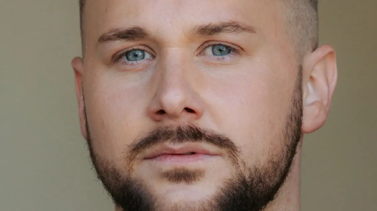 Bei GZSZ hat es jemand auf Jonas Seefeld (Felix van Deventer) abgesehen.