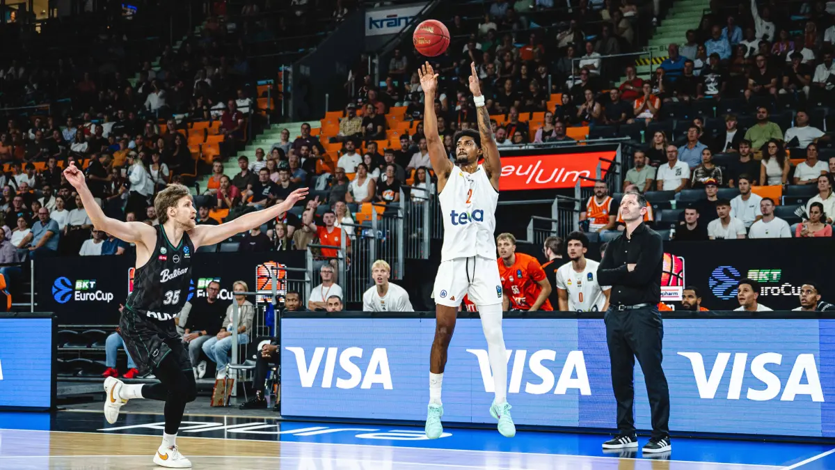 ratiopharm ulm v Balkan Botevgrad - BKT EuroCup 2026/2027: Ivan Alipiev Balkan Botevgrad and Ibi Watson ratiopharm ulm battle for the ball during the BKT EuroCup 2026/2027 match between ratiopharm ulm and Balkan Botevgrad at ratiopharm Arena on September 30, 2026 in Neu Ulm, Germany. Photo by Harry Langer/DeFodi Images - *** Ivan Alipiev of Balkan Botevgrad and Ibi Watson of ratiopharm ulm battle for the ball during the 20262027 BKT EuroCup match between ratiopharm ulm and Balkan Botevgrad at ratiopharm Arena on September 30, 2026 in Neu Ulm, Germany. Photo by Harry Langer, DeFodi Images
