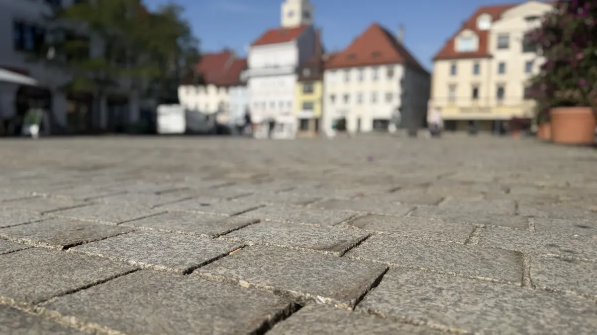 Stein auf Stein: In Ehingen sind Marktplatz und Innenstadt eher grau als grün. Auch historisch bedingt, sagt Stadtplaner Thomas Sippel.