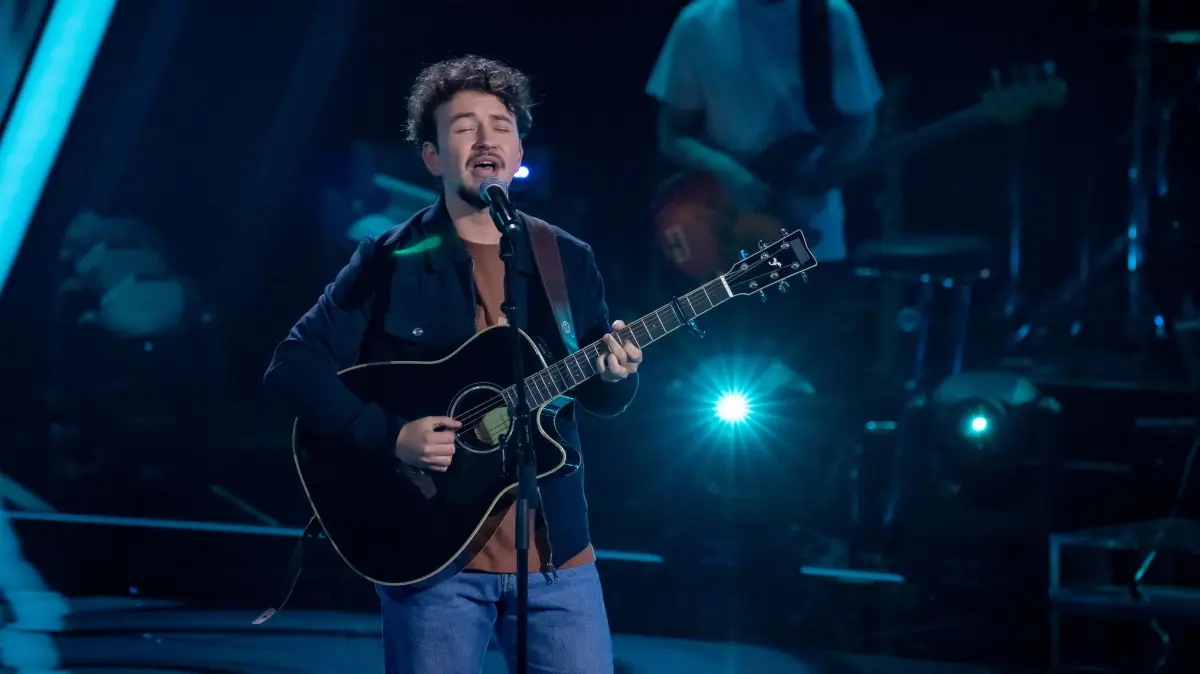 Björn auf der großen "The Voice"-Bühne.