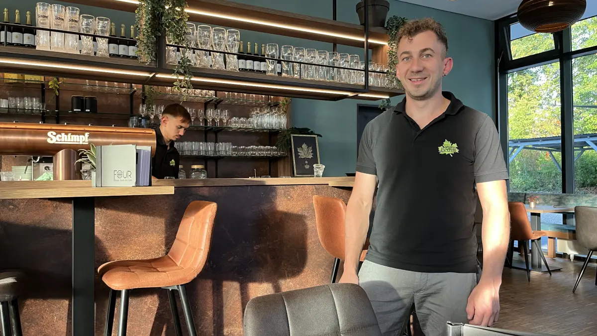 Four nennt Aico Horn seinen vierten Gastronomiebetrieb. Nach dem Biergarten ist nun auch das Restaurant im Rottenburger Freizeitpark Schänzle am Neckar eröffnet.