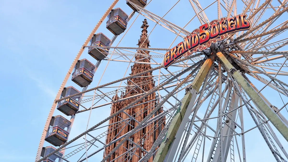 Riesenrad auf dem Ulmer Münsterplatz