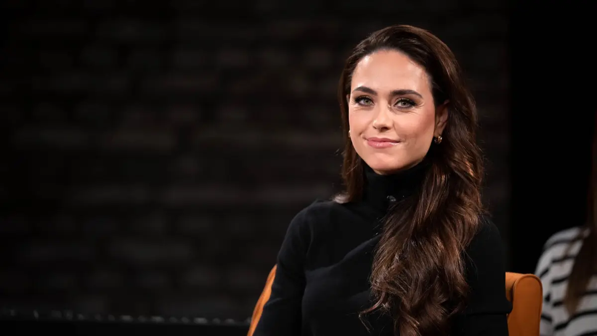 Franca Lehfeldt : Franca Lehfeldt lächelt bei der Aufzeichnung der Radio Bremen Talkshow "3nach9". (zu dpa: «Lehfeldt nimmt das Bild der «guten Mutter» auseinander»)